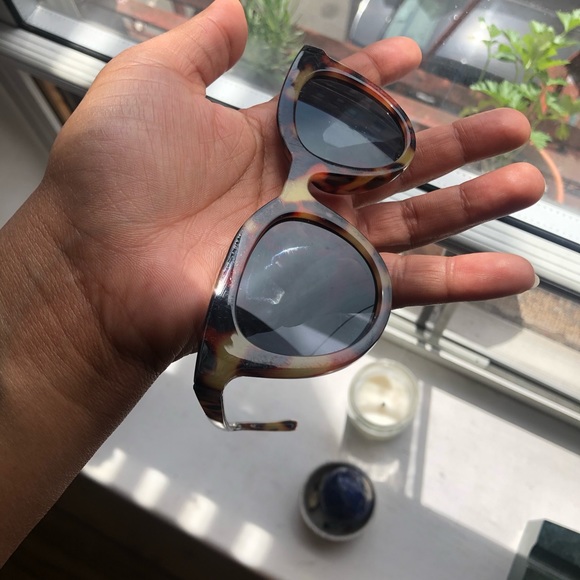 Tortoise Sunglasses - Picture 4 of 7